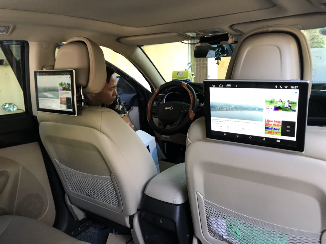 Màn hình gối đầu Android cho Kia Sorento